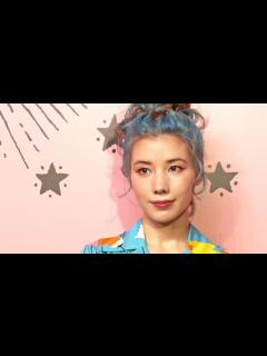 [画像][x]仲里依紗、ヘアー・服、青でキメキメ！「朝ドラチックなレトロ」を着こなす 『Gucci Garden Archetypes 展』フォトコール ... 余白なし