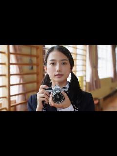 [画像][x]清原果耶のツインテー＆制服姿！岡田将生の卒アル写真も／映画『1秒先の彼』本編映像 - YouTube 余白なし