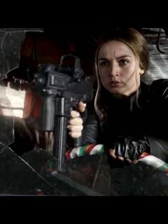 [画像][x]Chris Evans and Ana de Armas star in 'Ghosted,' an action-packed love ... 余白なし
