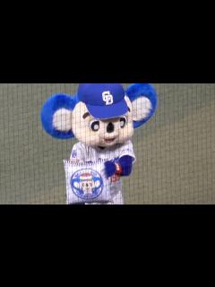 [画像][x]ドアラ デビュー30周年記念グッズをテンポよくご紹介 そして几帳面にたたむ 中日ドラゴンズVS東京ヤクルトスワローズ 2024/05/24 ... 余白なし