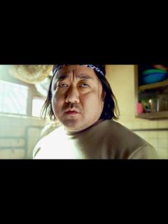 [画像][x]マ・ドンソク史上、強烈なビジュアルの面白キャラクター!?映画『スタートアップ！』予告編 - YouTube 余白なし