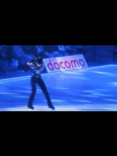 [画像][x]羽生結弦＆村上佳菜子がすれ違いざまにタッチ！！ - YouTube 余白なし