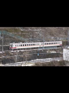 [画像][x]鬼怒川の温泉街を走行する列車たち（6050形、AT700形 他） - YouTube 余白なし