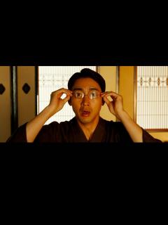 [画像][x]小泉孝太郎、初めてのメガネにびっくり 北乃きい主演『おしょりん』予告映像 - YouTube 余白なし