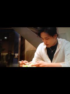[画像][x]桐山照史くんの昼ごはん&中間淳太くんのストレッチ ジャニーズWEST 音小さいです - YouTube 余白なし