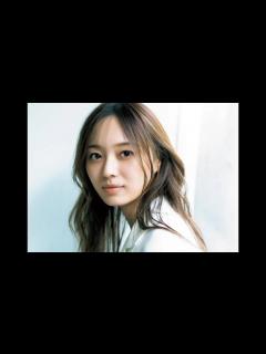 [画像][x]乃木坂46梅澤美波、洗練された輝き放つ「少年マガジン」2週連続ソロで登場【セレブニュース】 - YouTube 余白なし