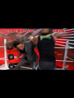 [画像][x]中邑真輔のインタビュー中にレスラー乱入で大乱闘！？破壊と大暴れの『RAW』ダイジェスト映像 - YouTube 余白なし