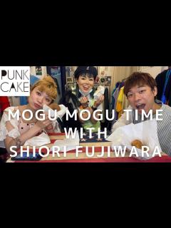 [画像][x]【藤原しおりちゃんともぐもぐタイム】初ゲスト #20 - YouTube 余白なし