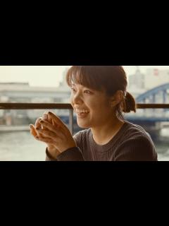 [画像][x]岸井ゆきの 悩みを抱えるも、友人と手話でランチ楽しむ／映画『ケイコ 目を澄ませて』本編映像 - YouTube 余白なし