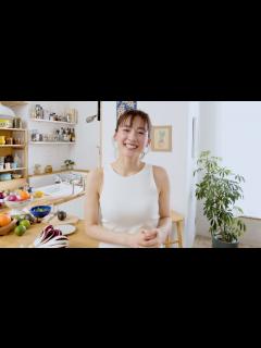 [画像][x]綾瀬はるか、ブラトップ姿で大はしゃぎ！ホームパーティーでリラックス - YouTube 余白なし