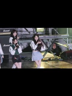 [画像][x]230503 아이브(IVE) - 'LOVE DIVE' 장원영 (WONYOUNG) 4K Cam (성균관대축제) - YouTube 余白なし