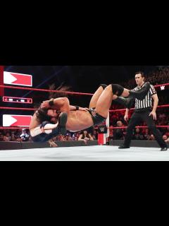 [画像][x]Seth Rollins vs. Drew McIntyre: Raw, March 18, 2019 | WWE 余白なし
