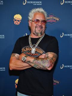 [画像][x]Guy Fieri reveals he plans to 'die broke' and will leave NONE of his ... 余白なし