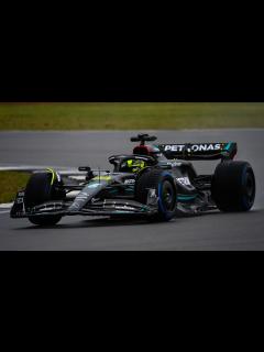 [画像][x]Mercedes duo Lewis Hamilton and George Russell provide positive ... 余白なし