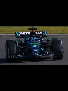 [画像][x]Mercedes launch new Formula 1 car: W14 revealed for Lewis Hamilton and ... 余白なし