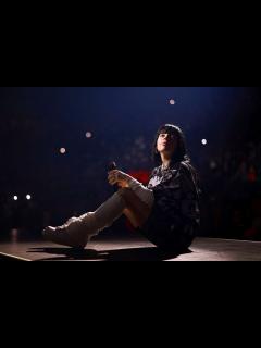 [画像][x]Billie Eilish opens up about body acceptance: 'My body is actually me ... 余白なし