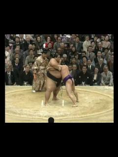 [画像][x]Konishiki vs. Mainoumi : Haru 1994 (小錦 対 舞の海) - YouTube 余白なし