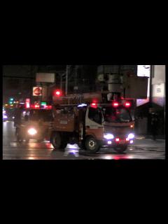 [画像][x]公共・ライフライン緊急走行【23】関西電力送配電 4台での緊急走行【Japanese emergency vehicle】 - YouTube 余白なし