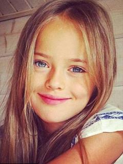 [画像][x]Russian girl hailed ‘most beautiful girl in the world’ | Daily Mail Online 余白なし