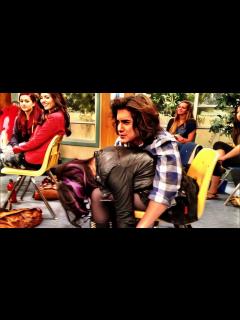 [画像][x]Liz gillies and Avan jogia being extra when it comes to each other for ... 余白なし