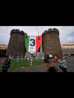 [画像][x]Scudetto Napoli, la partita contro l'Udinese rimane alle 20.45 ... 余白なし