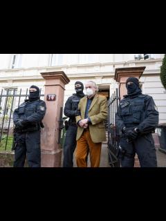 [画像][x]ドイツ、政府転覆狙った極右過激派組織を強制捜査－当局が25人逮捕 - Bloomberg 余白なし