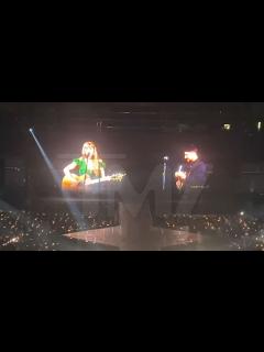 [画像][x]Taylor Swift and Marcus Mumford Perform at Las Vegas Eras Concert 余白なし