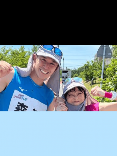 [画像][x]声優・金田朋子(51)との離婚を発表した森渉(41) 100kmサバイバルマラソン完走後の家族ショット公開 - ABEMAエンタメ - 話題の ... 余白なし