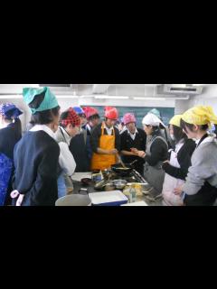 [画像][x]Japanese High School Cooking Class!! - YouTube 余白なし