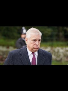 [画像][x]Politicians and royals need to be extremely vigilant of Chinese spies ... 余白なし