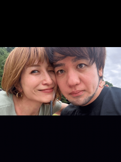 [画像][x]1児の母・おかもとまり(34)と結婚した与儀大介さん(33) 血のつながりのない息子への思いを告白 - ABEMAエンタメ - 話題のSNS ... 余白なし