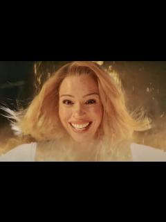 [画像][x]Doctor Who: Billie Piper's The New Doctor (For Now) So Deal With It 余白なし