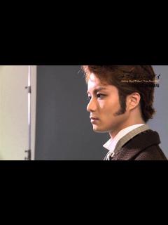 [画像][x]ミュージカル『ラブ・ネバー・ダイ』 田代万里生コメント映像 - YouTube 余白なし