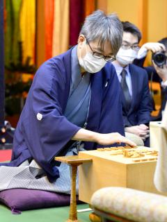 [画像][x]50歳の羽生善治九段が100期へ発進 竜王戦が開幕 第1局は矢倉に - スポーツ報知 余白なし