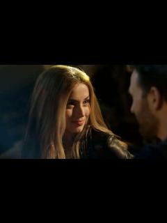 [画像][x]Chris Evans and Ana de Armas star in 'Ghosted,' an action-packed love ... 余白なし