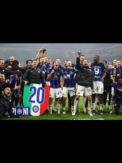 [画像][x]Inter, migliaia in Piazza Duomo: la festa per lo scudetto scalda Milano ... 余白なし