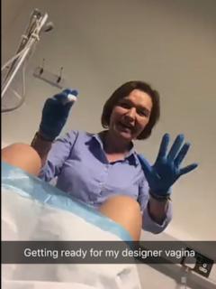[画像][x]Danniella Westbrook films her DESIGNER VAGINA operation on Snapchat ... 余白なし