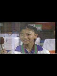 [画像][x]信田美帆（日本）床運動＋インタビュー1985国際ジュニア個人総合 - YouTube 余白なし