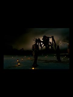 [画像][x]巨大モンスターとの戦闘！映画『モンスターズ／新種襲来』特別映像 - YouTube 余白なし