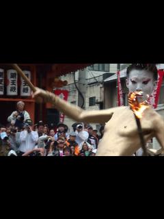 [画像][x]第34回大須大道町人祭「大駱駝艦」in大光院 金粉ショー 3/3 - YouTube 余白なし
