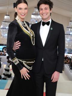 [画像][x]Karlie Kloss expecting baby No. 3 with husband Joshua Kushner: 'Three's ... 余白なし