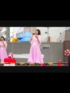 [画像][x]阿佐ヶ谷姉妹の姉、渡辺江里子が美声を響かせる - ニコニコ動画 余白なし