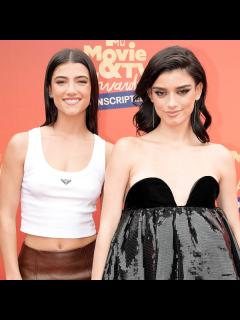 [画像][x]Charli & Dixie D'Amelio Do Battle in Charli vs. Dixie Trailer 余白なし