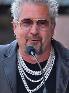 [画像][x]Guy Fieri shares how he lost over 30 pounds, inclduing weight vested ... 余白なし