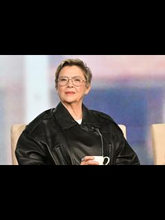 [画像][x]What to Know About Annette Bening, Plus Her Famous Husband & Kids 余白なし