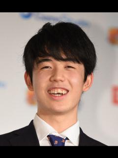 [画像][x]「ノーコメントを貫くか」藤井聡太王将 西山朋佳女流三冠 トークセッション - YouTube 余白なし