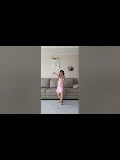 [画像][x]#퀸카챌린지 #초딩댄스 #여자아이들 - YouTube 余白なし