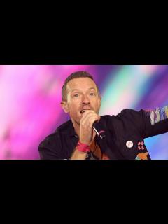 [画像][x]Chris Martin battling 'serious lung infection,' Coldplay forced to ... 余白なし