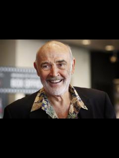 [画像][x]Sean Connery, His Son Smile in One of His Last Family Photos 余白なし