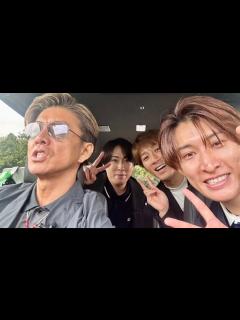 [画像][x]木村拓哉、濱田崇裕・宮舘涼太・向井康二との自撮り公開で「呼び名に愛を感じる」の声 - YouTube 余白なし